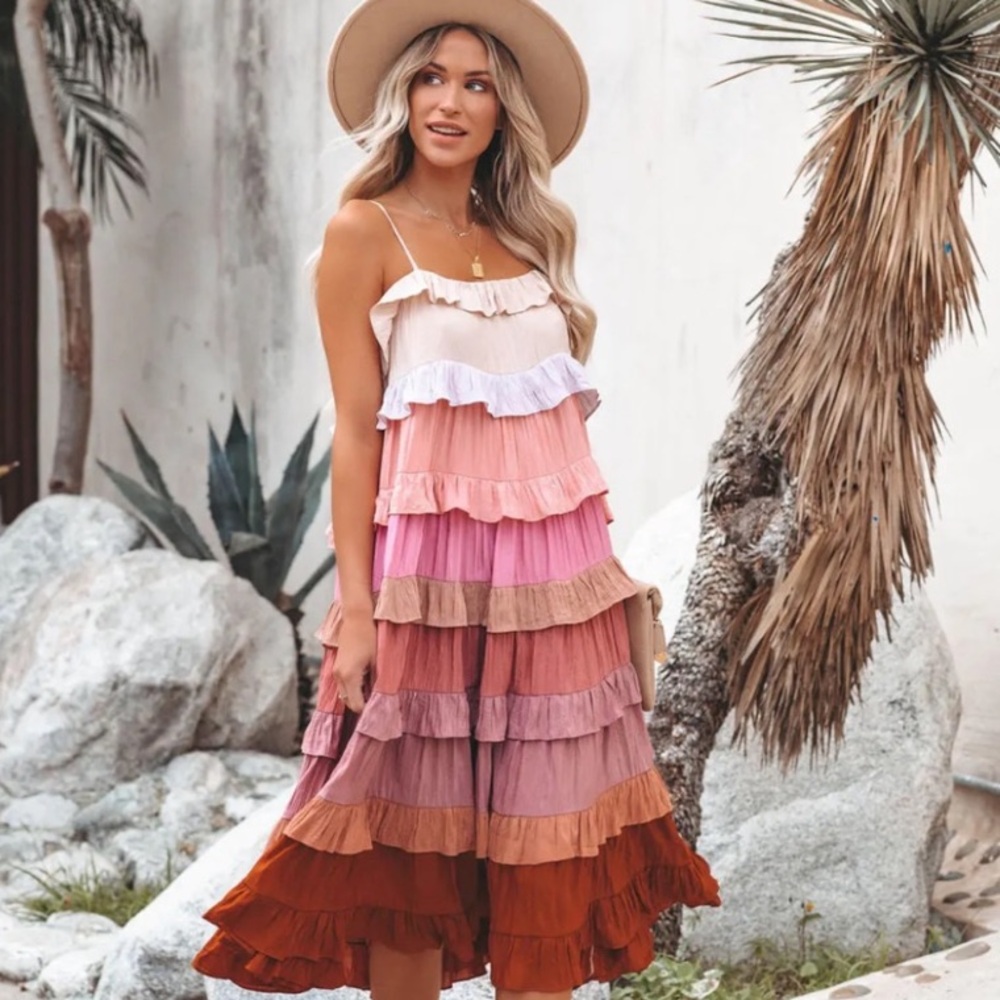 VICI Augustin Tiered Midi Dress